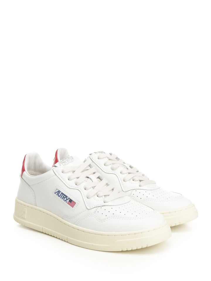 Autry  Medalist Low Sneakers - White | 702be118a292d4df1486a6c92a34d3274ac998af