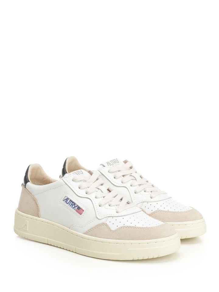 Autry  Medalist Low Sneakers - White | f802e91a5d24d8d97675c6e266046342e4878714