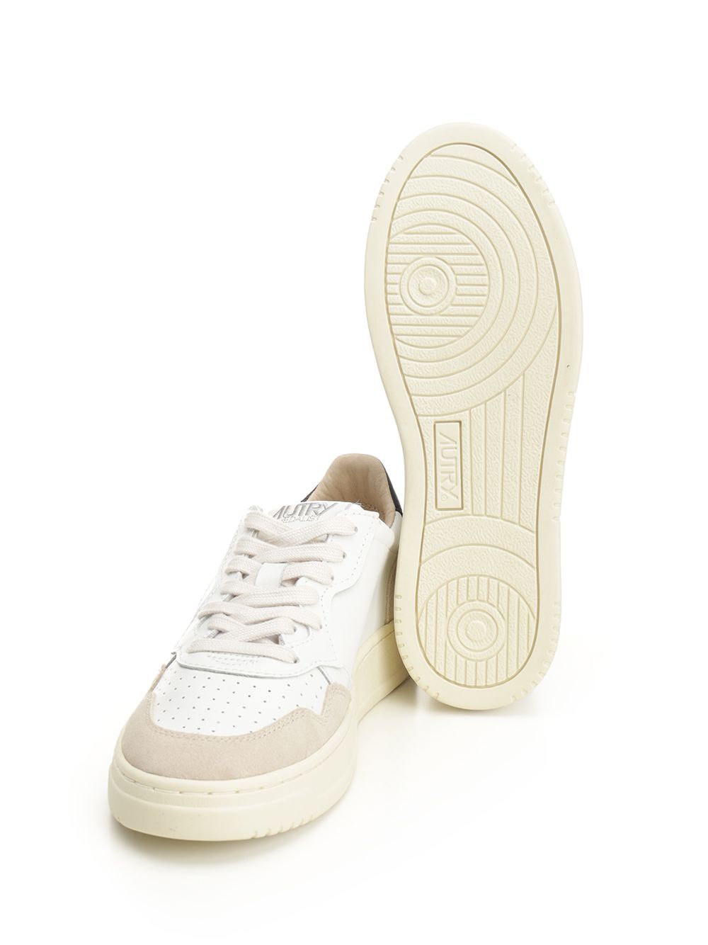 Autry  Medalist Low Sneakers - White | c592cb6c26ff6b121bfd5cee9aa5c1a456a91eca