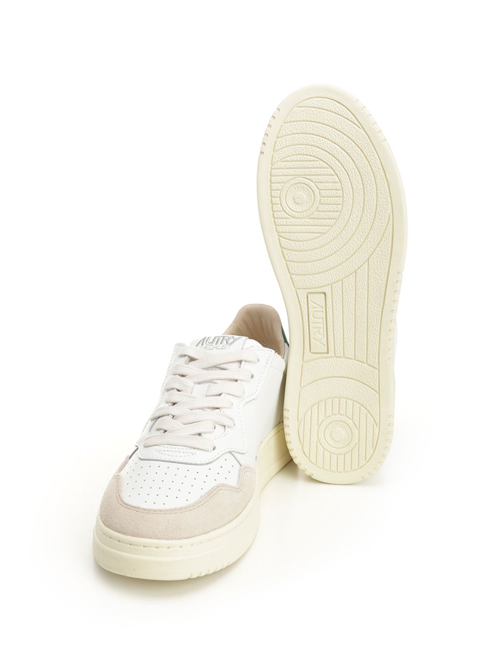 Autry  Medalist Low Sneakers - White | cd734e45288c32a30a341ee536b51784cd22fa1f
