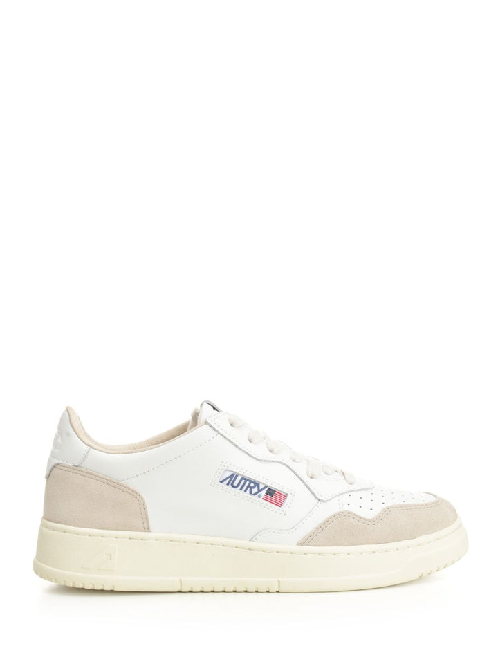 Autry  Medalist Low Sneakers - White | 9add99174d024c5770f6bbb592bc9238a3596492