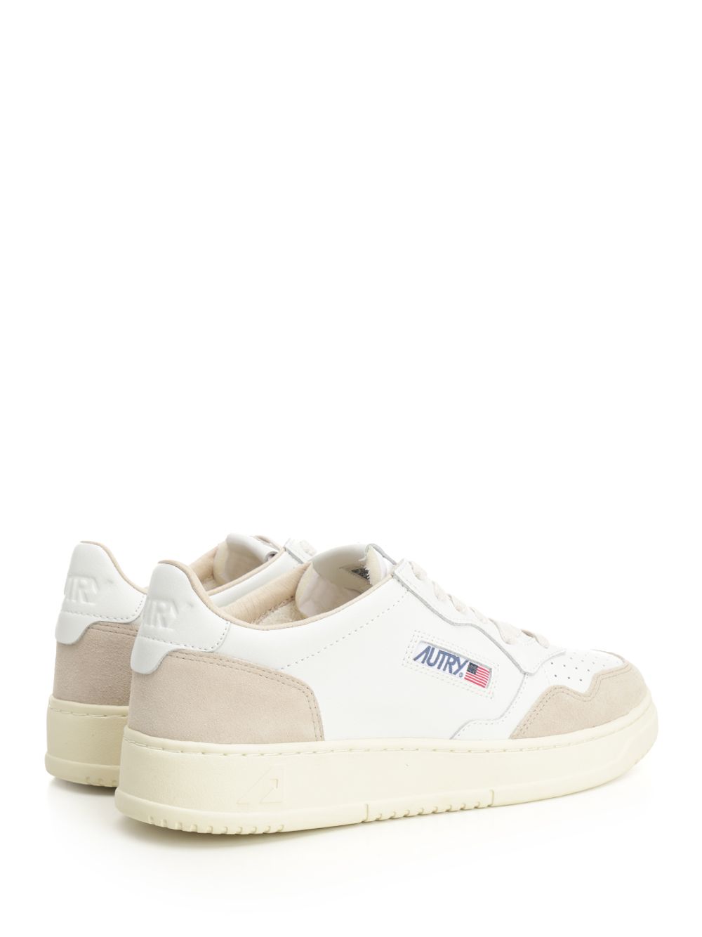 Autry  Medalist Low Sneakers - White | 69355c22109ee90b303377879fa26df1fee2d9d3