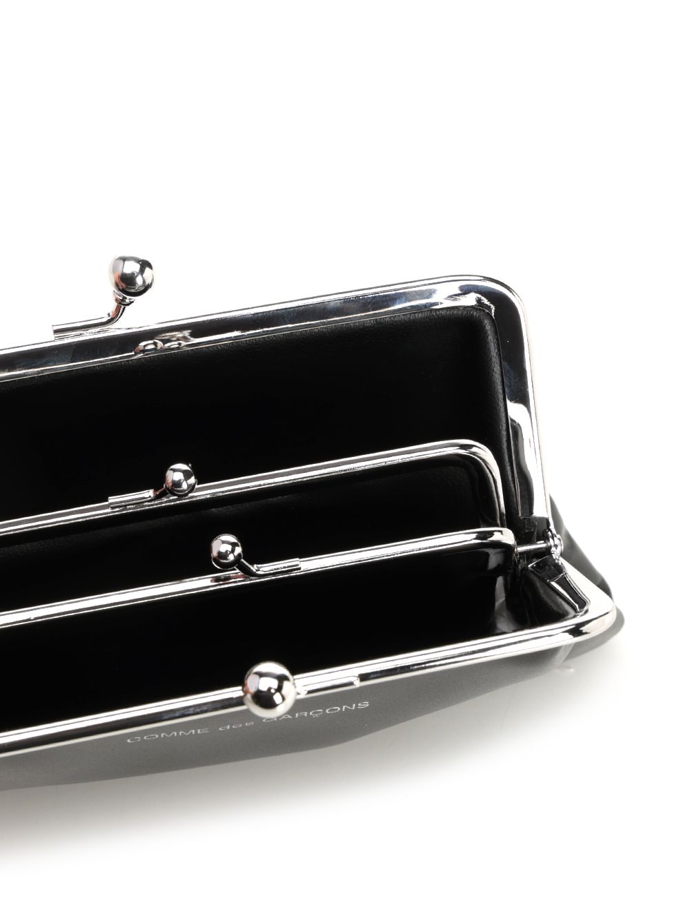 Comme Des Garcons Wallet Kiss Clasp Clutches - Black | 704e93a234e58b67e9d46f8bdc2bc5cddeec29c0