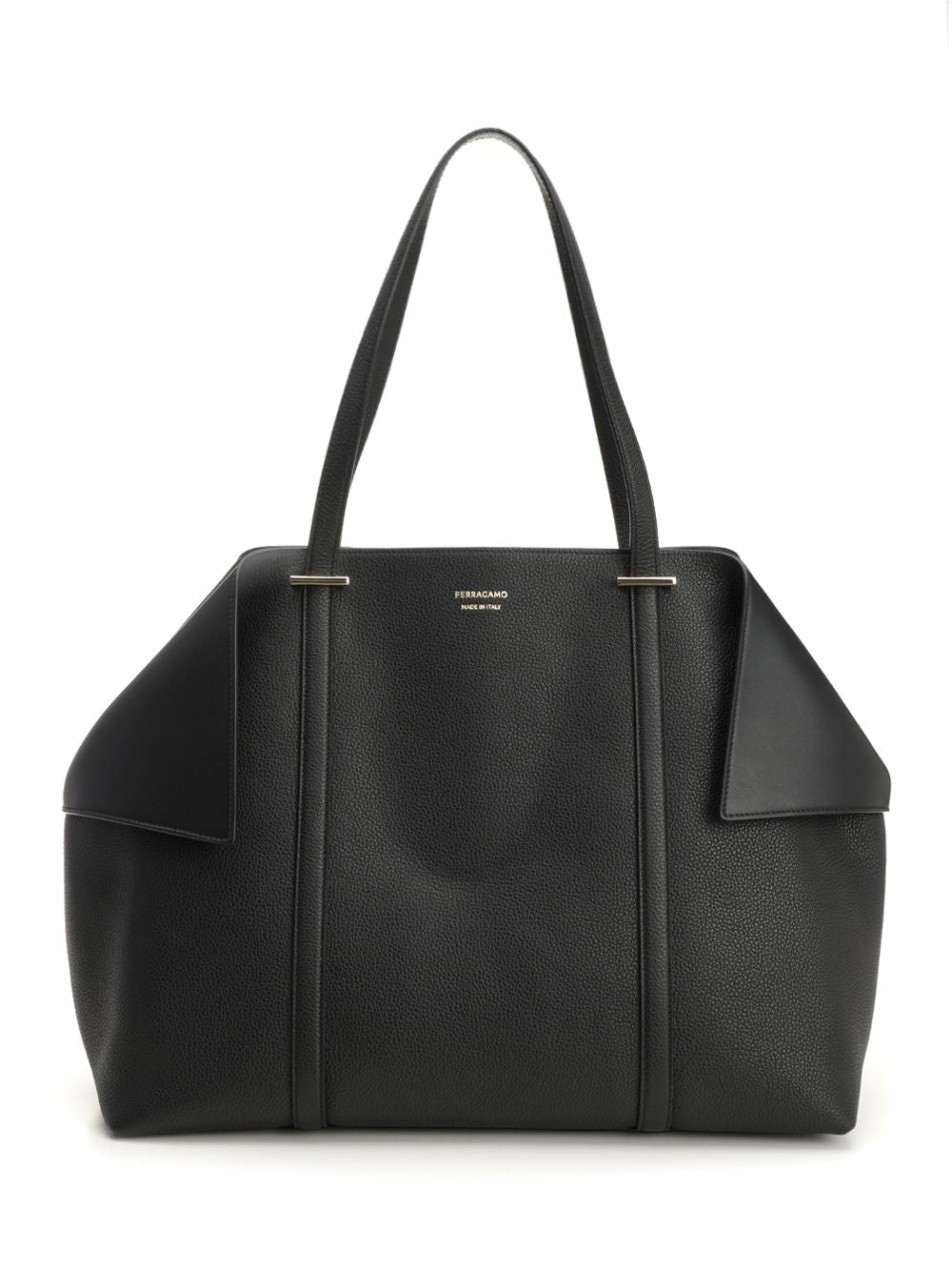 Ferragamo Scarf Tt L Shoulder Bags - Black | 570e76e9f691c06d40c741348bec00fa16582526