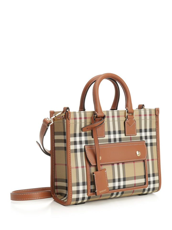 Burberry Ll Mn Freya Tote Dfc Handbags - Multicolor | 4ab7c69cb9f62fb35799325530eecc5b734949bb