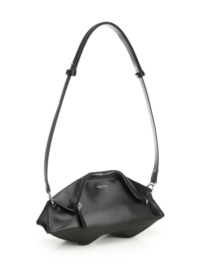 Mcqueen Manta Crossbody Bags - Black | 5703fbaa81e59c9703e253df986caef3c9c92f9c