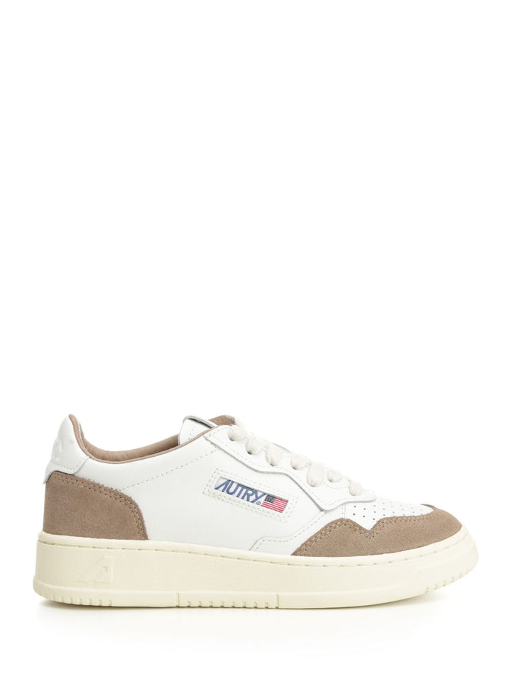 Autry  Medalist Low Sneakers - White | 2a3a9f1d69b36706523a465bb522aa868257adbb