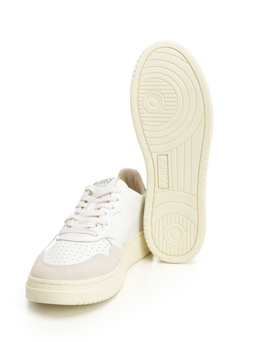 Autry  Medalist Low Sneakers - White | d477cff20bdd1ca6248206d3917d6a66377cb44e