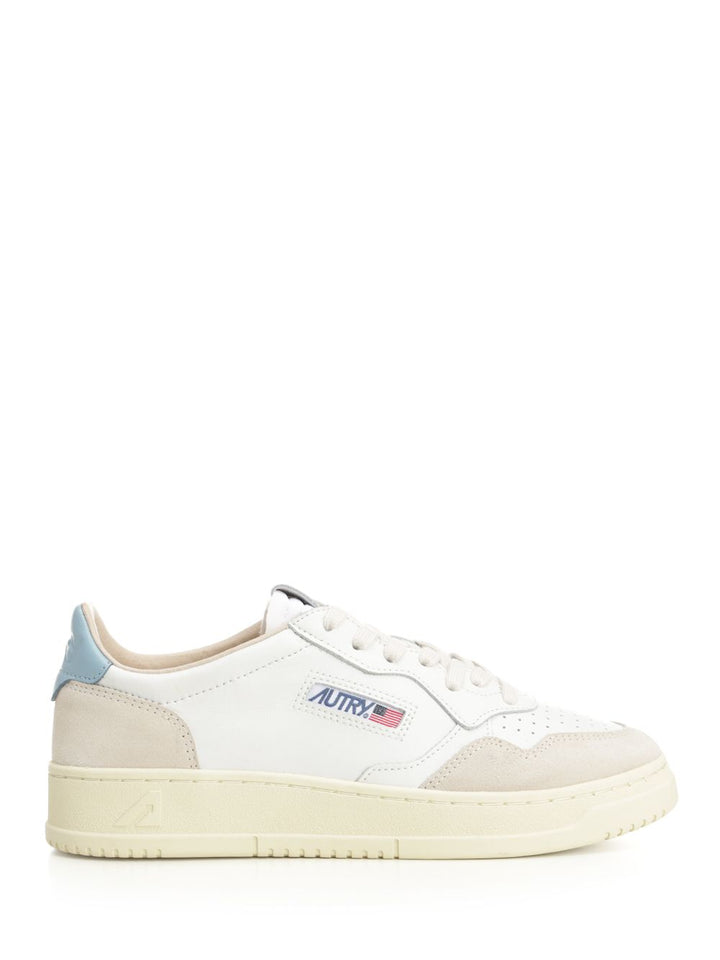 Autry  Medalist Low Sneakers - White | c4f104fa73da61f940b6b8f700b1e63344dd2974