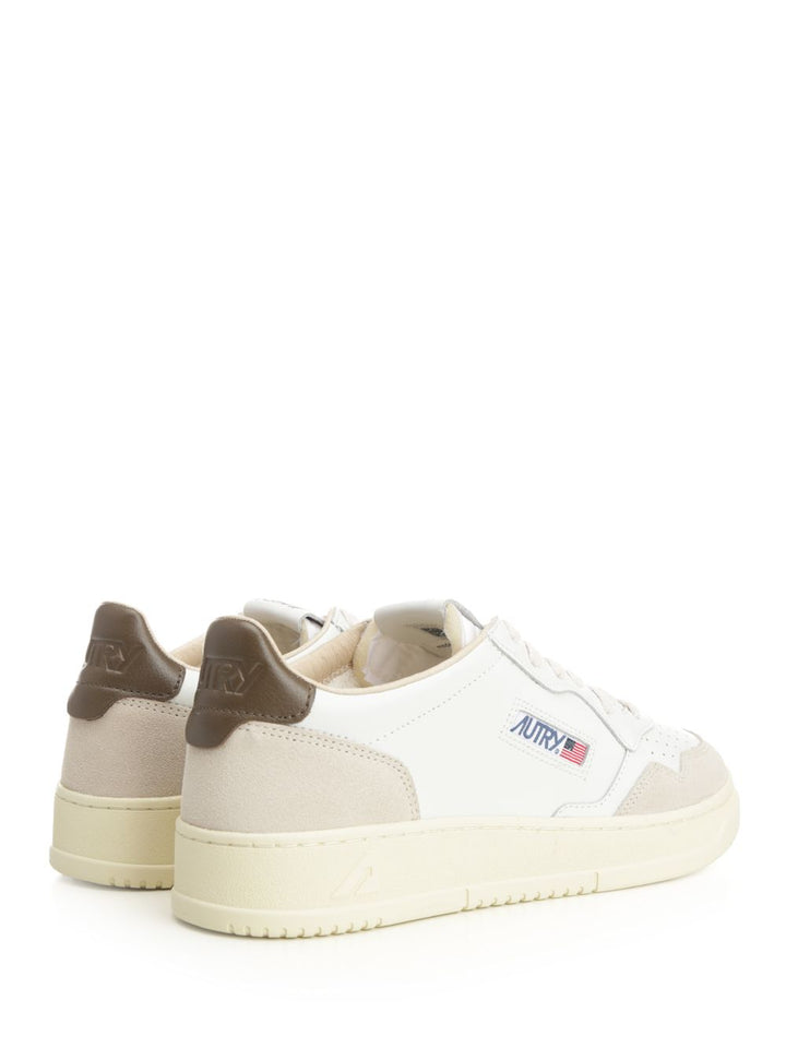Autry  Medalist Low Sneakers - White | e124305e3d3d2b690844ba5f563e62be6cdfd9ae