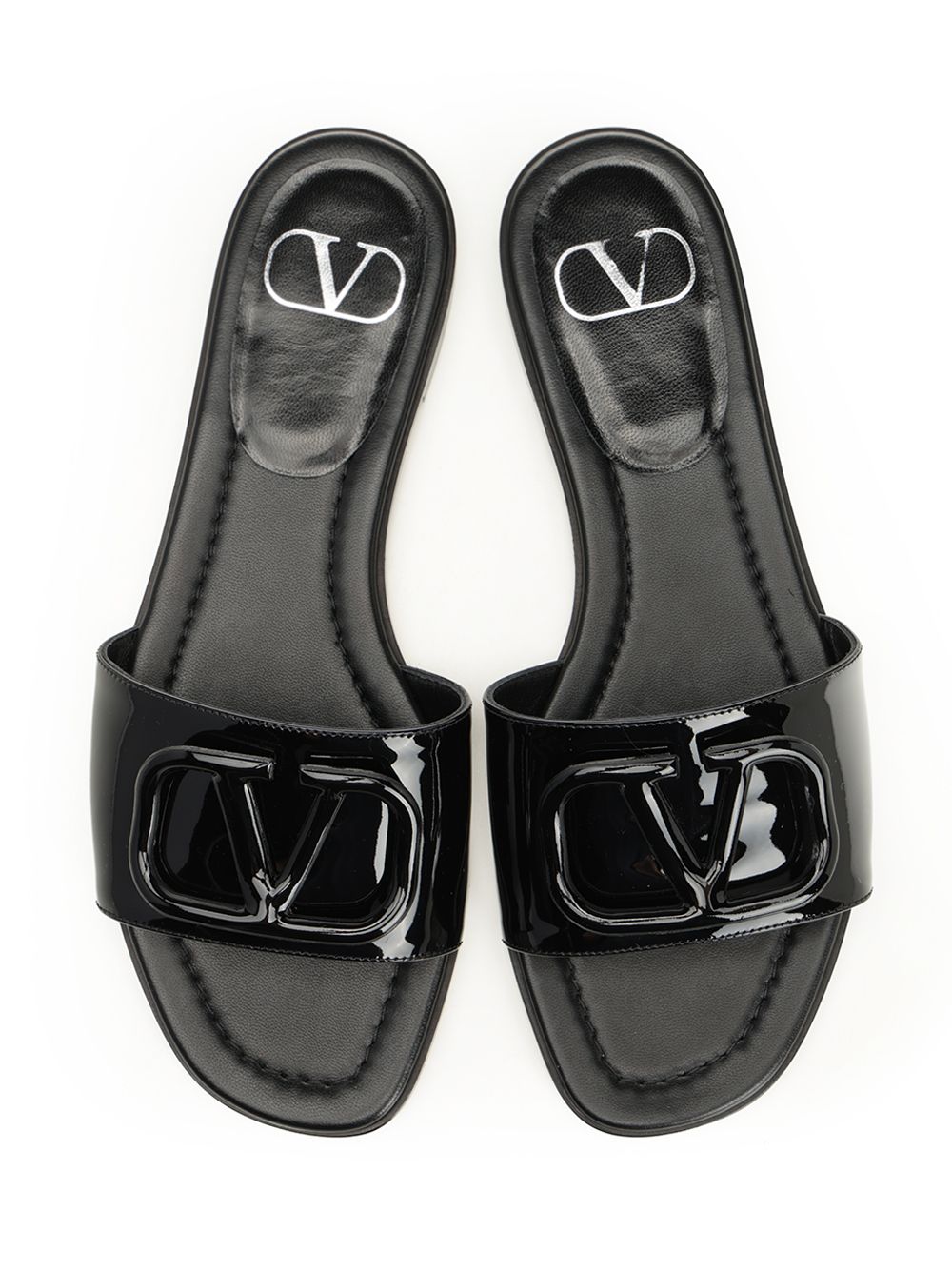 Valentino Garavani Vlogo Signature Slide Sandal Scarpe basse - Black | 0e9266bda6abe8dcb192c5e5c3fce543bc3e9305