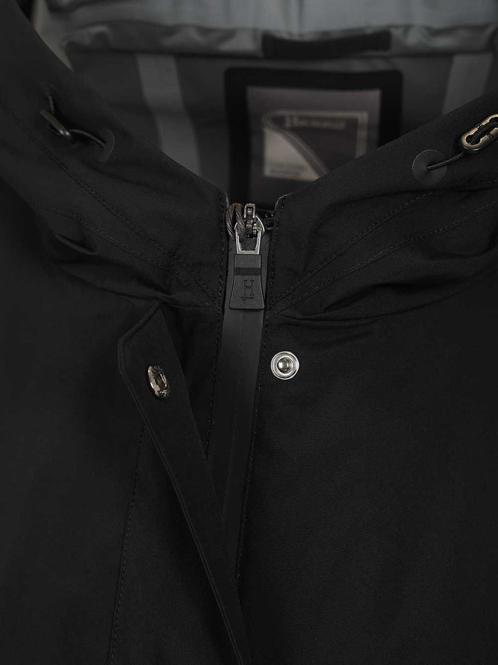 Herno A-Shape With 2-Layer Windstopper Hood Jackets - Black | 694668942c930176e81f8f4cbdf5251135ffa88d