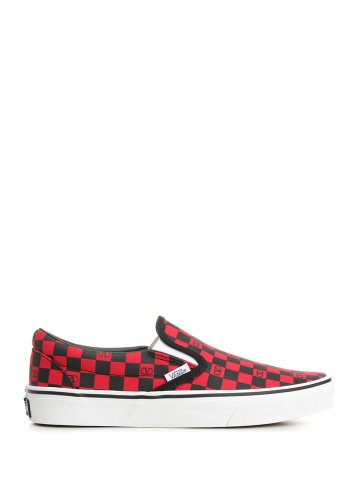 Valentino Garavani Valentino Garavani X Vans Slip-On Sneaker Scarpe basse - Red | d05060969b508a58f4ddd900d2b83300245f36c5