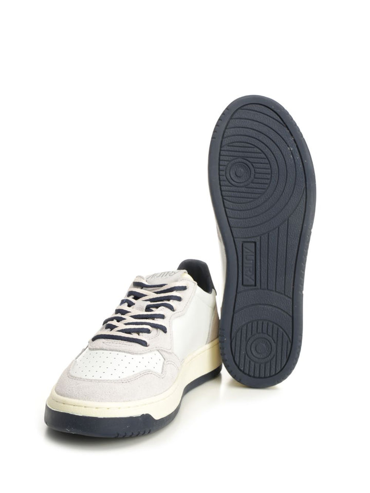 Autry  Medalist Low Sneakers - White | 9589ef92ca24825c6afe0aa8d8bb32ba24400a9a