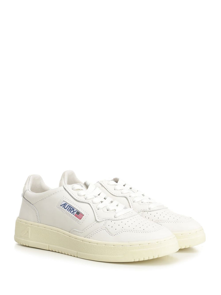 Autry  Medalist Low Sneakers - White | 852e8f729caa626595cfa37a1e7f5b672693cd43