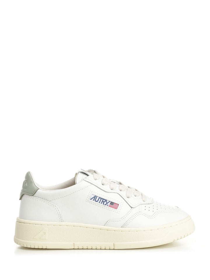 Autry  Medalist Low Sneakers - White | c6e2f991763b3763c1a220dd00edd1b4518eabcc
