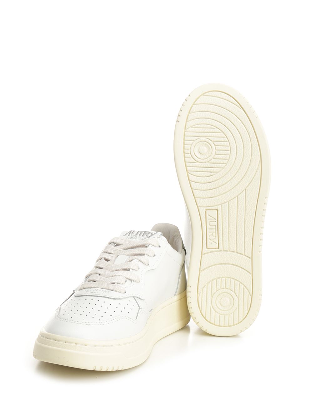 Autry  Medalist Low Sneakers - White | f31433f0d5dd802d4119ec80f91381bcffb1e2e4