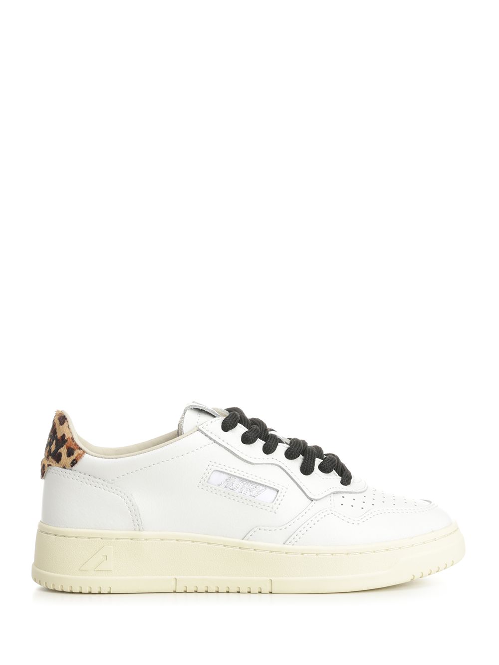 Autry  Medalist Low Sneakers - White | 082f74331eedc0e3ead56f969de35d009dcb1dce