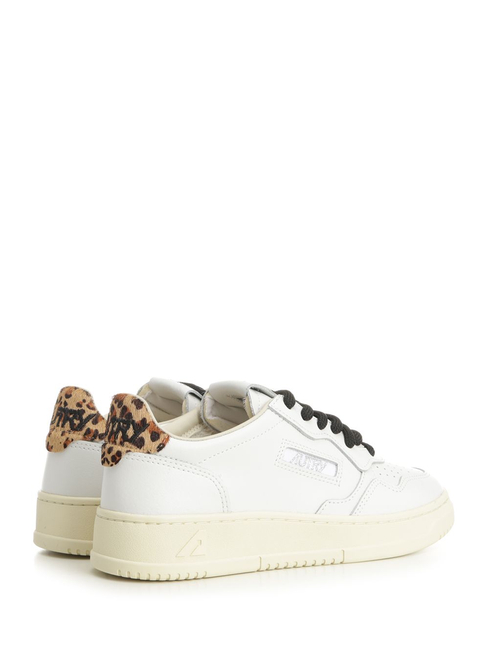 Autry  Medalist Low Sneakers - White | 737306b89b54c0b0e69166d26d6d1a9d709d8fa8