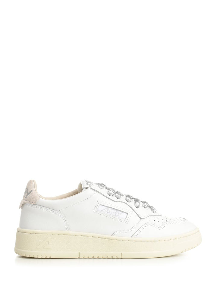 Autry  Medalist Low Sneakers - White | b0c628e2349dc1a0c921ea9d8635fd4527dcbfa9