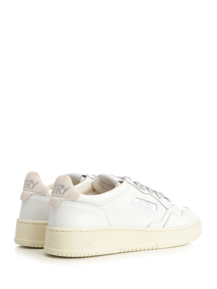 Autry  Medalist Low Sneakers - White | 56767993ef942d225772133e9ef580150cdd4de4