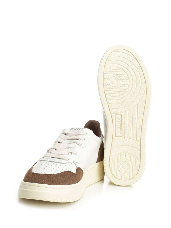 Autry  Medalist Low Sneakers - White | 7126feae175969579add7375e3aaa28d907b14a0