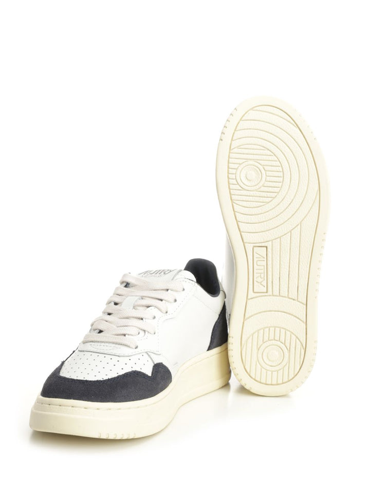 Autry  Medalist Low Sneakers - White | fe3387026f6e403719ad21d6b8c70588f22b793b