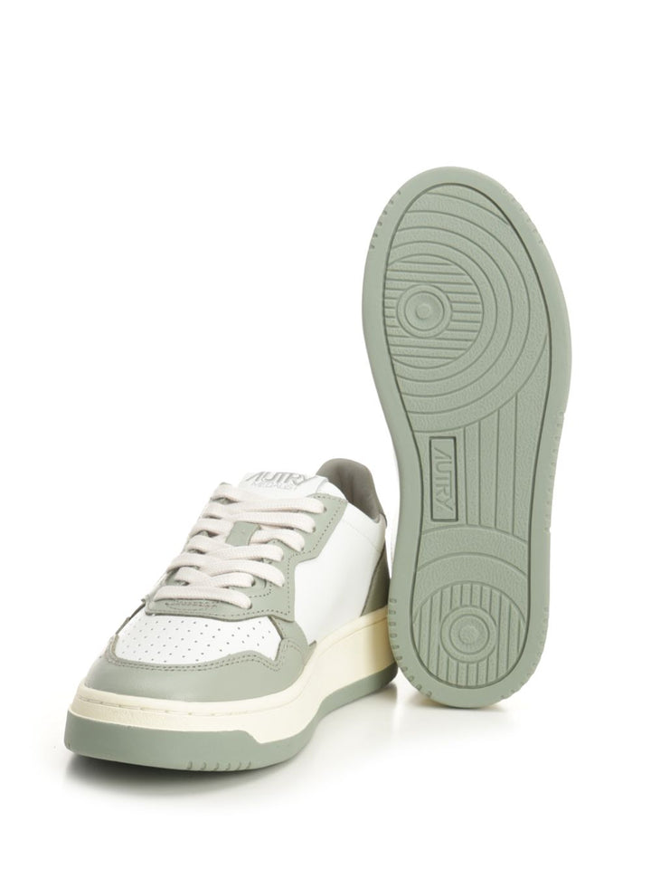 Autry  Medalist Low Sneakers - White | af3fca06cdb477cdc3af8b2f8f2db6d0fc3e5484