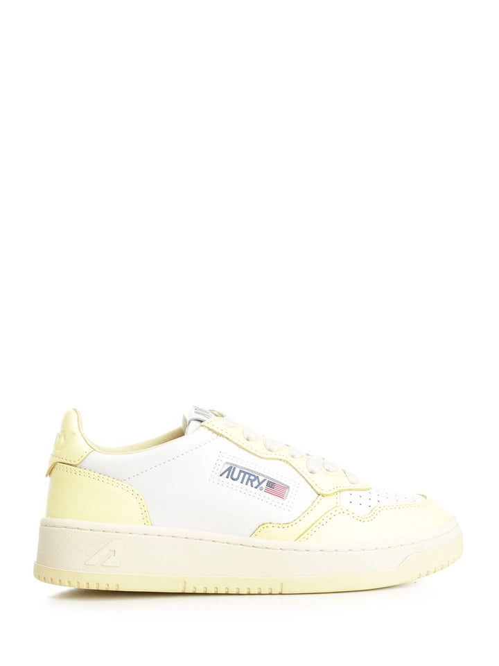 Autry  Medalist Low Sneakers - White | e171bef4484e0de97afa6262956fe3d457e830bb