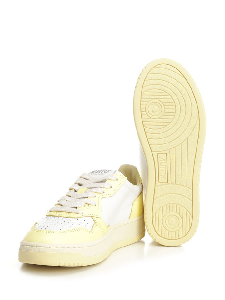 Autry  Medalist Low Sneakers - White | 428a6857fa385376779003b32fd682612c33a417