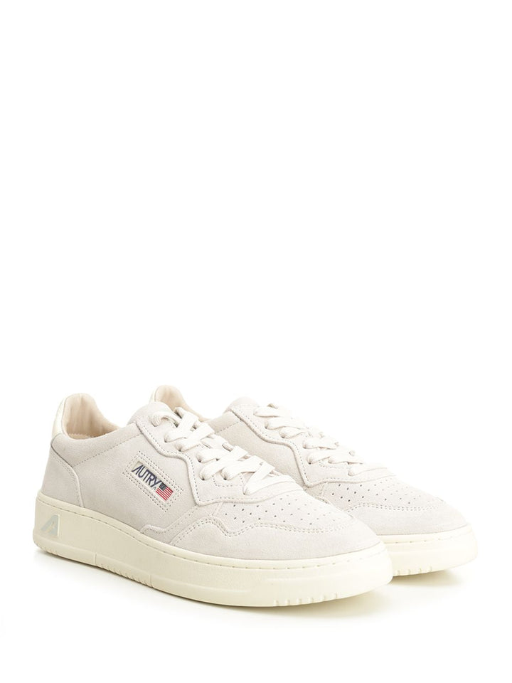 Autry  Medalist Low Sneakers - White | f977c17ddee0c3bb9d40ba3e7eaaa19928afb6d4