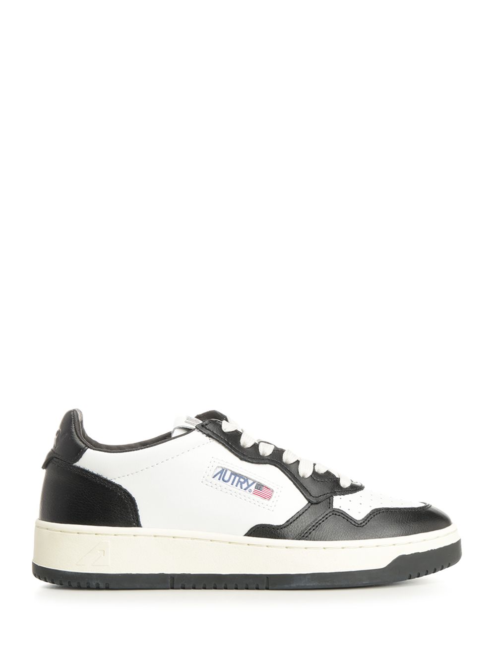 Autry  Medalist Low Sneakers - White | d6b5fb35cd4c221ce9c569c60252665ed3a77ee1