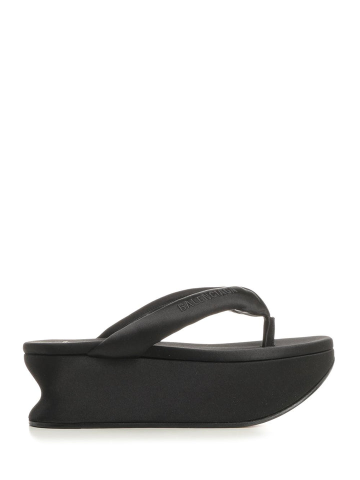 Balenciaga Gaeta Flip-Flops Sandals - Black | 81a67c5fd222b2ef7c93d0deaa95f1a005292b7e