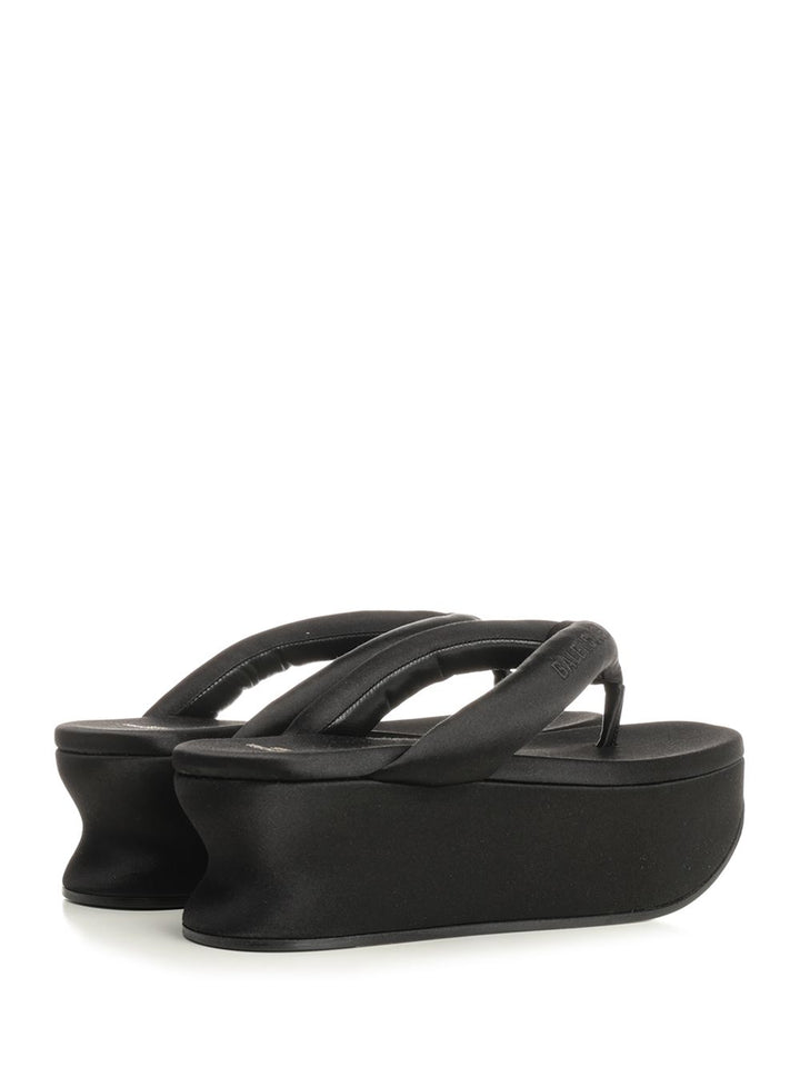 Balenciaga Gaeta Flip-Flops Sandals - Black | 8d35d4029b99cc686071c7592b408e29b10c66a5