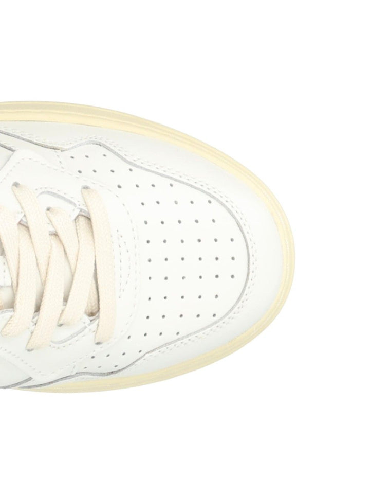 Autry  Medalist Low Sneakers - White | 63884a0357c8e8ffafc290f510ab3b874df47d58