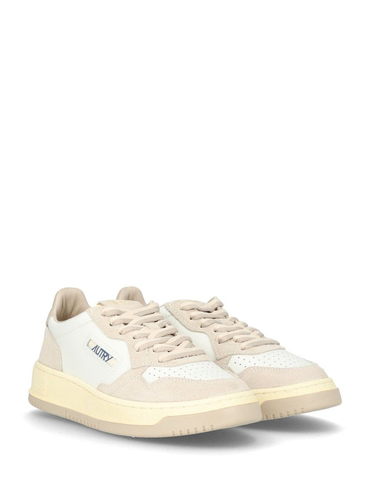 Autry  Medalist Low Sneakers - White | 74ff58c54301509d0d53d88373cc5e6a350fad70