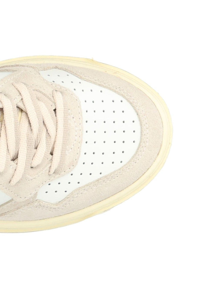 Autry  Medalist Low Sneakers - White | 52eb6e9eb423e3d1a9feacdb79fc5d545162a3b8