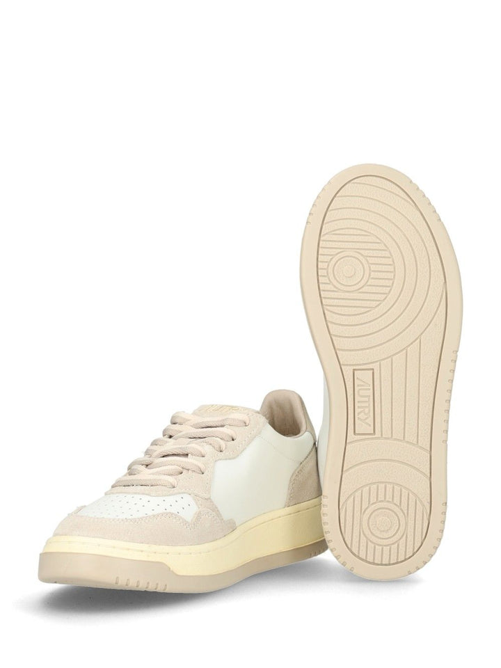 Autry  Medalist Low Sneakers - White | 853d84f3ddfb62285bbd6b84cb0c3066834615e8