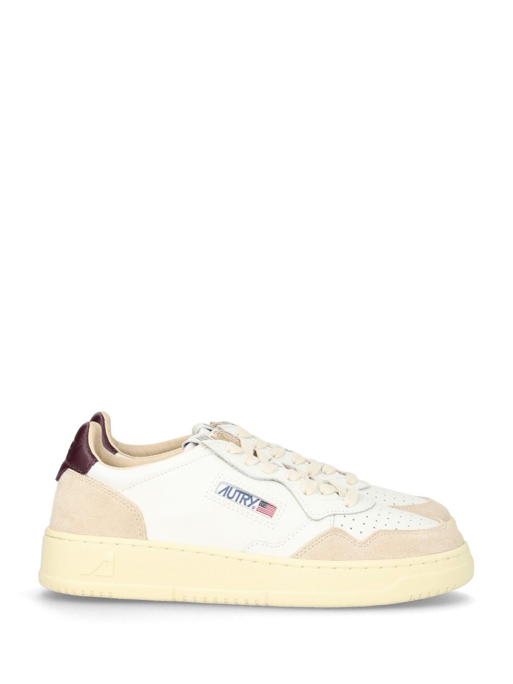 Autry  Medalist Low Sneakers - White | ad7a7db6a18490f3bb5a3cc9d64fab91279b51b8