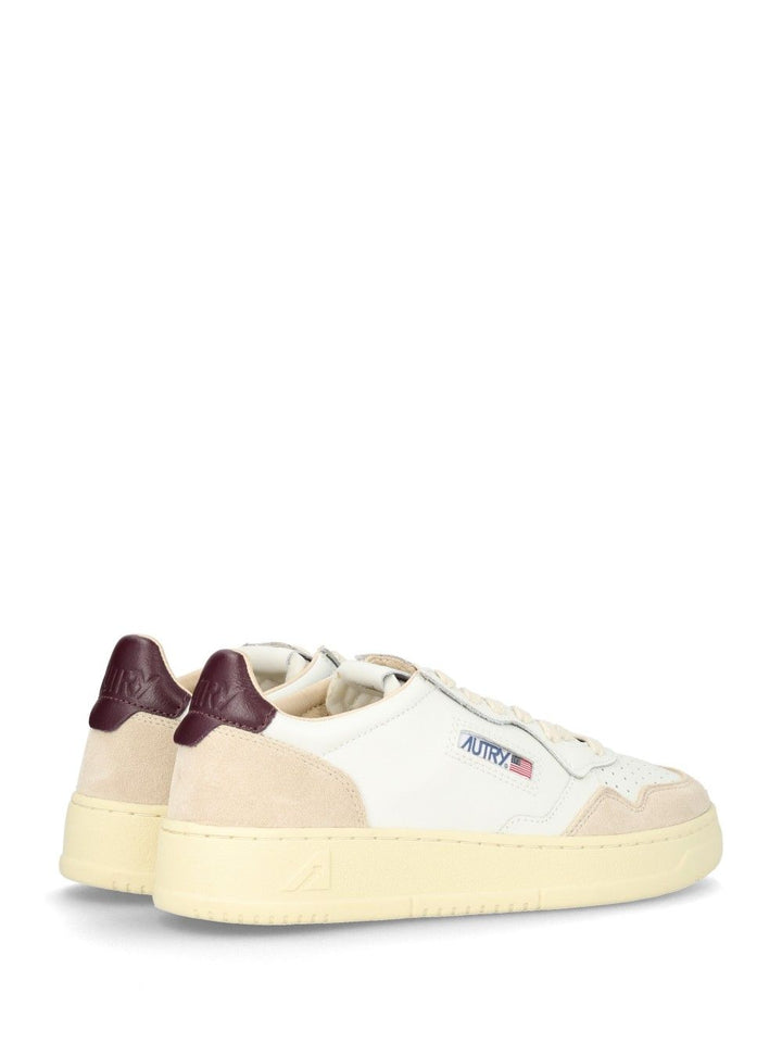 Autry  Medalist Low Sneakers - White | 476503bec746f3dcb7b8726a8c4518db0ef050ca