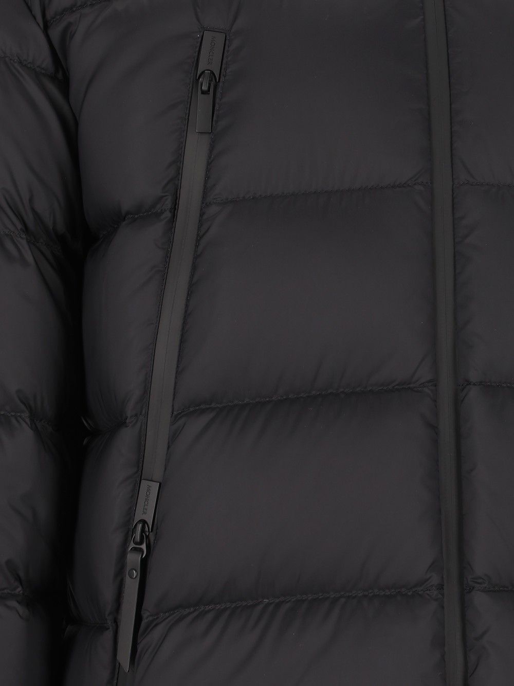 Moncler Dalalven Short Down Jacket Jackets - Black | 60d79237d1369119f06cdc68c659c780b1f57aa6