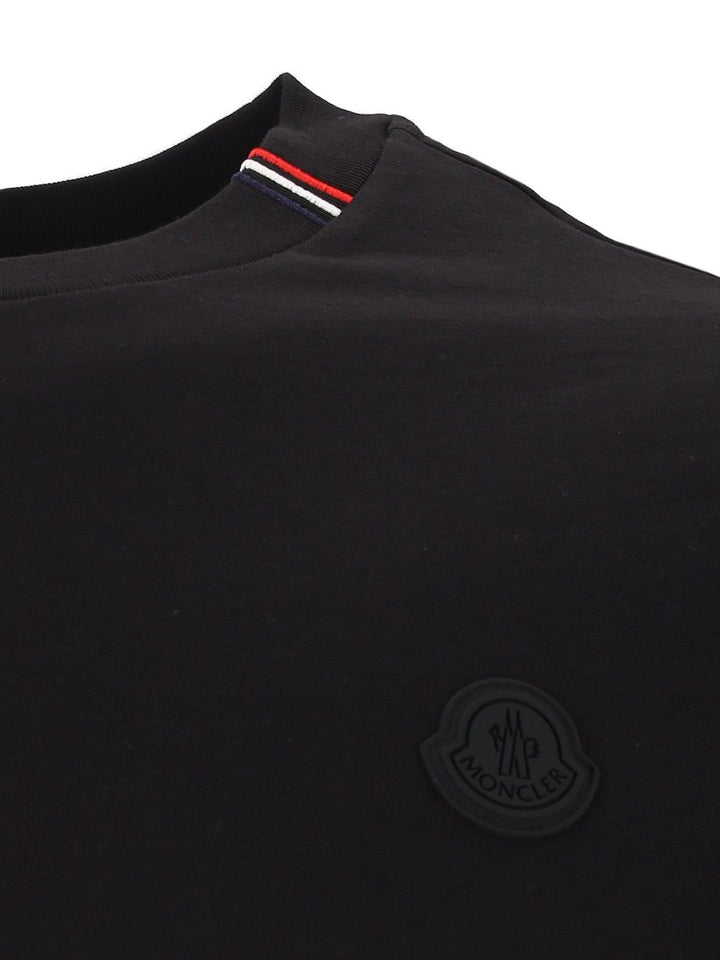 Moncler Short-Sleeved  With Striped Details T-Shirt - Black | a87144e030b4b68a438ae09dcbc9518fa2d69492