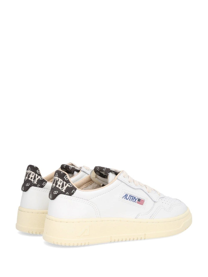 Autry  Medalist Low Sneakers - White | 32d656052c936db171e0d07f009a84cb0c165e48