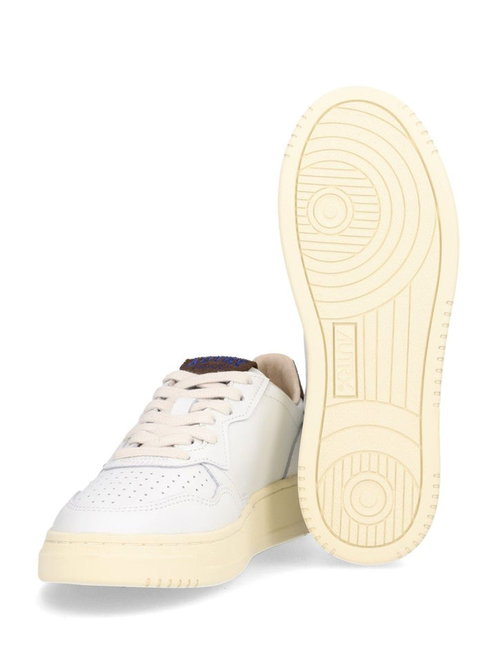 Autry  Medalist Low Sneakers - White | 1607f0ec81f009654f248438bdec3352e3d1844c