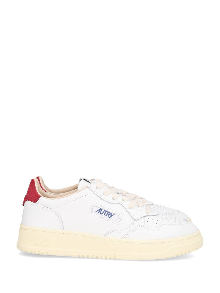 Autry  Medalist Low Sneakers - White | 8b5f9160da97e690c258620fb703ce47c89f7f7a