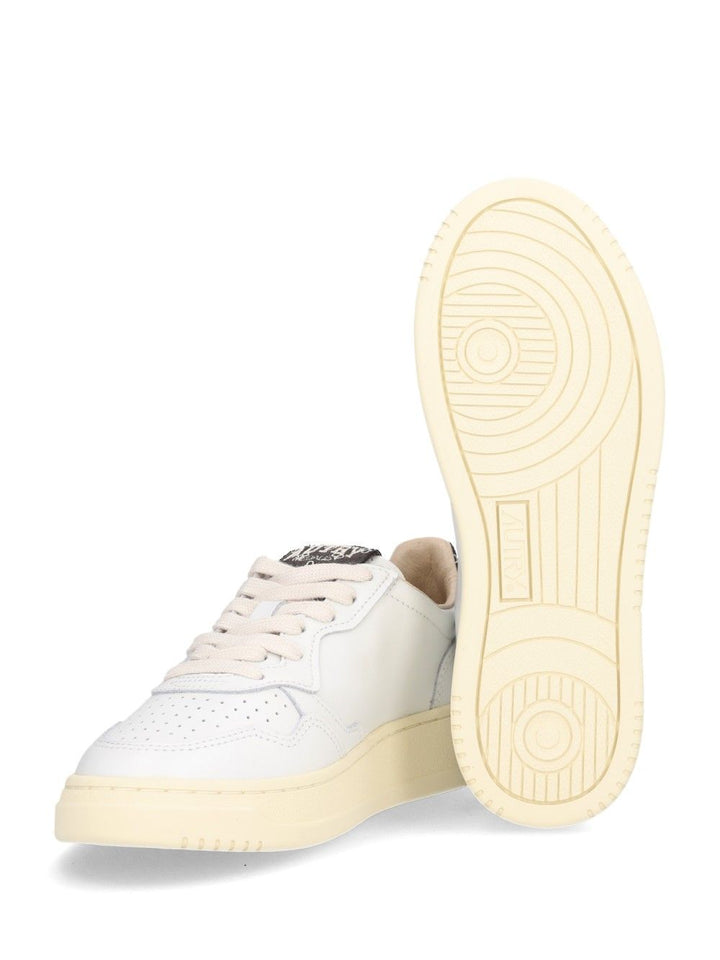 Autry  Medalist Low Sneakers - White | 1dce310d373a7b9837868c8495487ab4acad7113