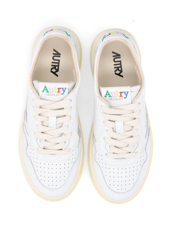 Autry  Medalist Low Sneakers - White | 6f289d9741352985a27d5252e5e9126f0aee3ff7