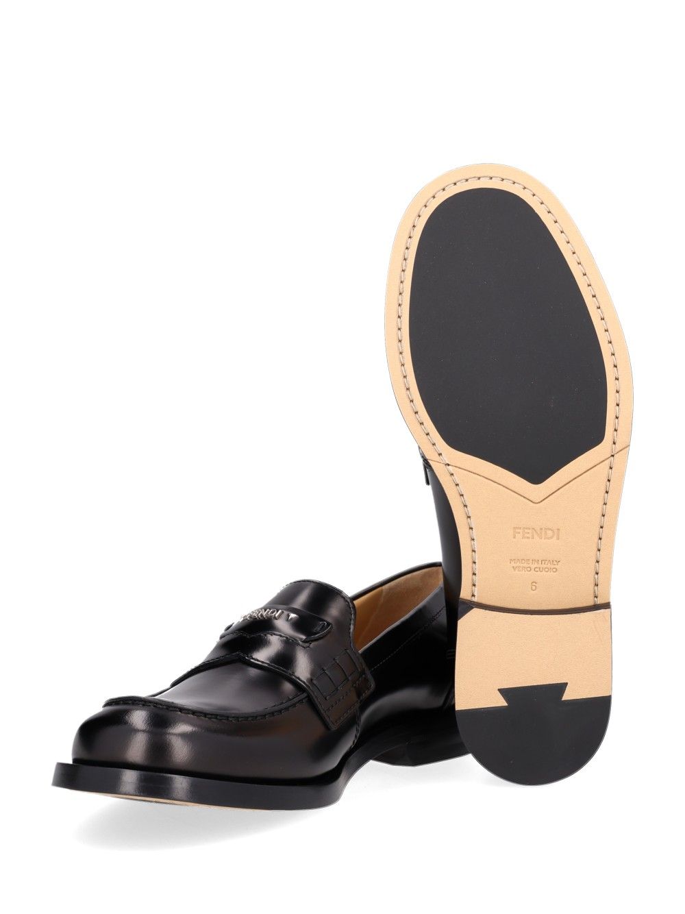 Fendi Loafer Vitello Abrasivato Scarpe basse - Black | 99e916e695e486bb0261fea752163c9bdaac4075