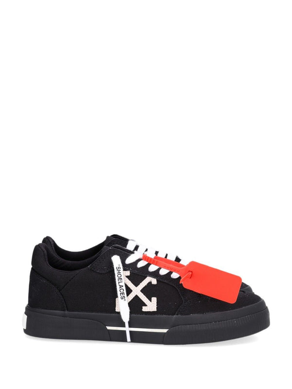 Vulc Low Sneakers Black