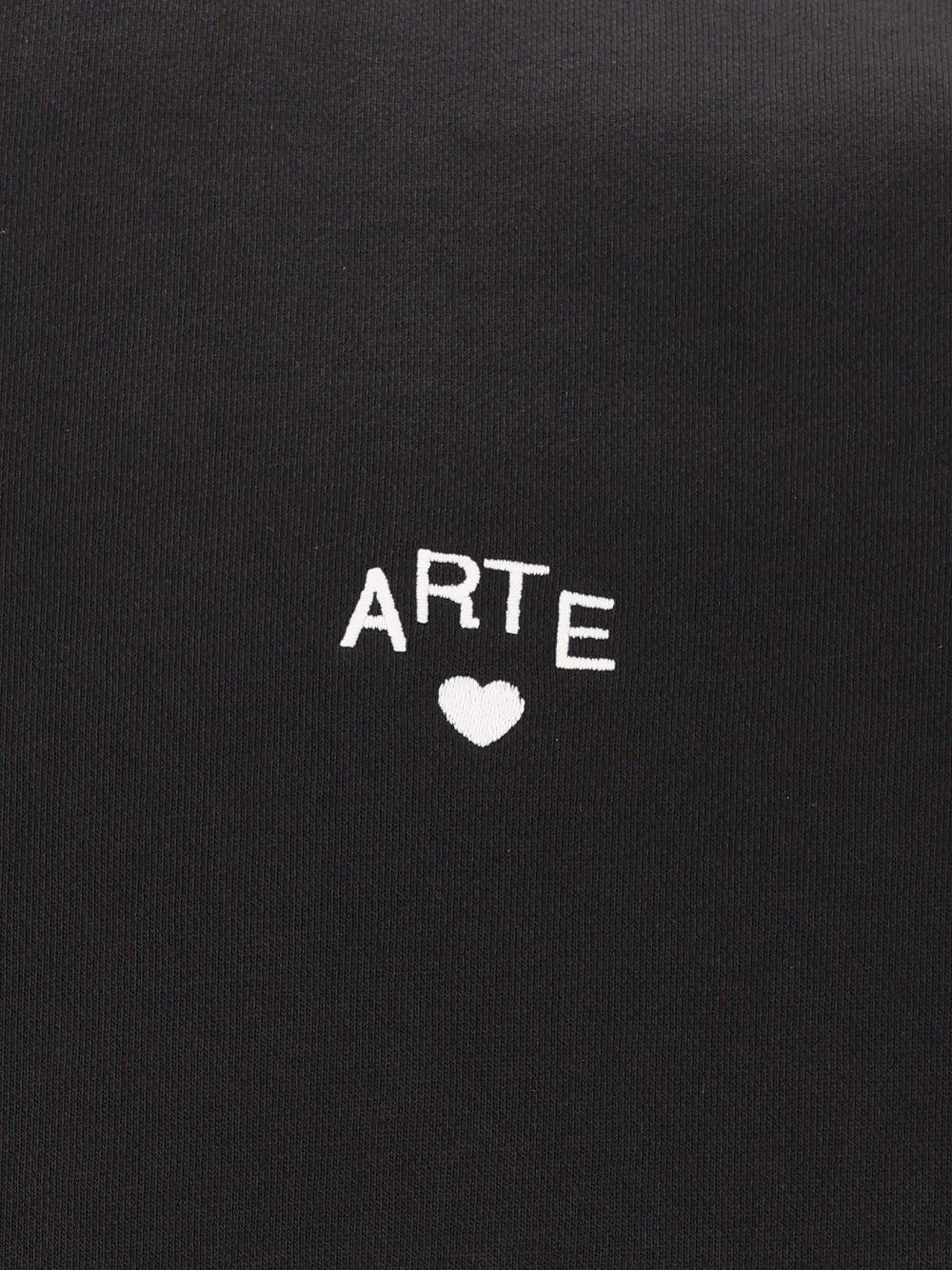 Arte Arte Heart Crewneck Sweatshirts - Black | 4d54bb8047e38c2e54351b08e4ee342209d41710